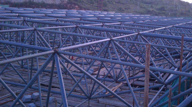 呼伦贝尔概述网架加工中对钢材的质量的过细恳求